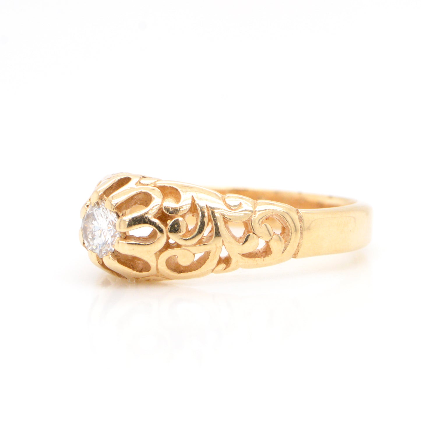 14K Yellow Gold Antique Style Round Diamond Ring